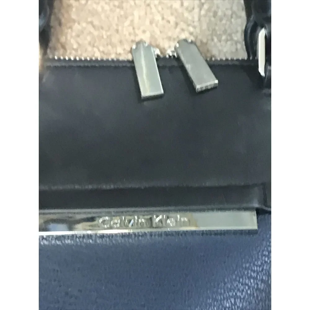 CALVIN KLEIN Stylish Navy Black Pebbled Leather Satchel Bag Purse Logo‎ Tag